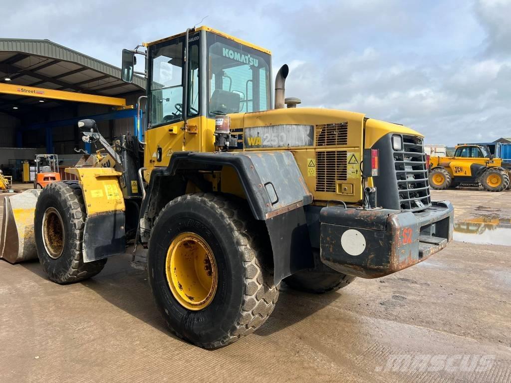 Komatsu WA 250-5H Naudoti ratiniai krautuvai