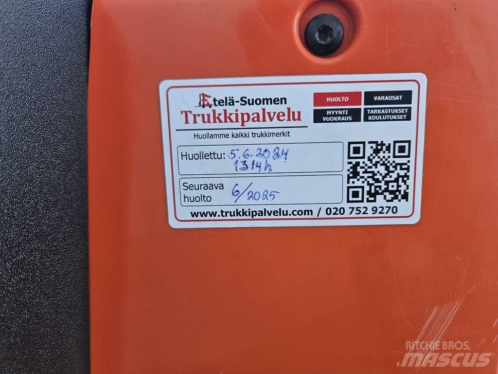 Toyota LWE 200 Žemų aukščių keltuvai su platforma