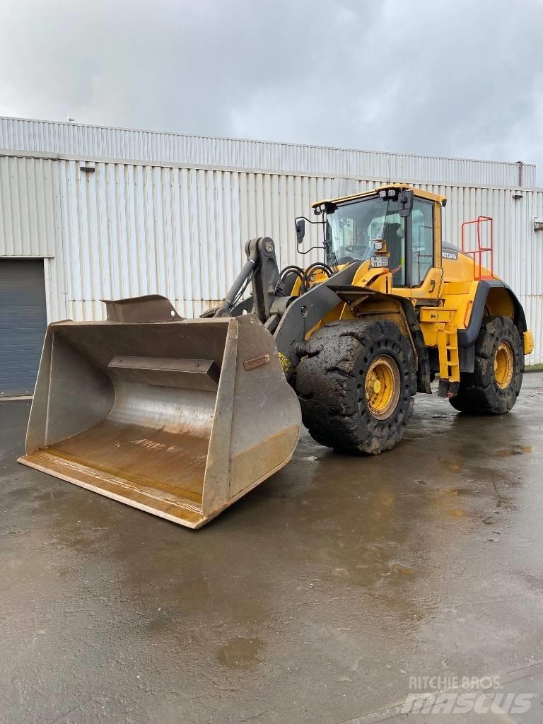 Volvo L 150 H Naudoti ratiniai krautuvai