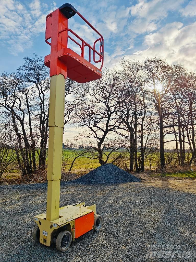 JLG 1230 Vertikalūs stiebiniai keltuvai