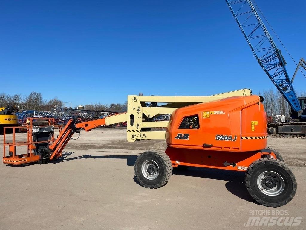 JLG 520 AJ Alkūniniai keltuvai