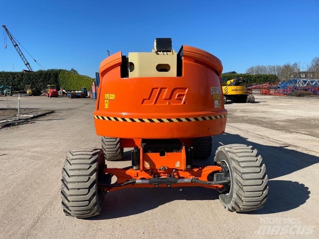 JLG 520 AJ Alkūniniai keltuvai