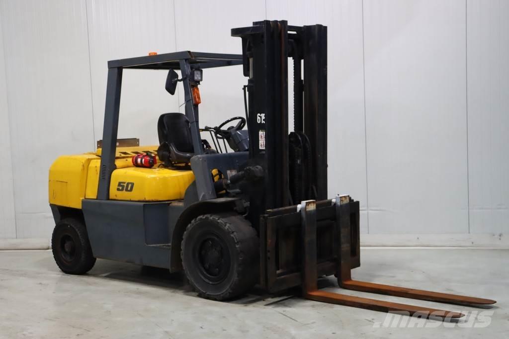 TCM FD50T2 Dyzeliniai krautuvai