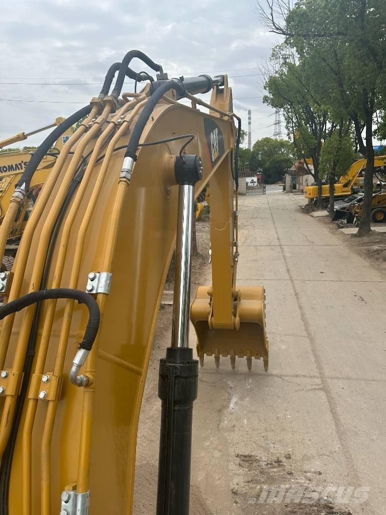 CAT CAT330D Vidutinės galios ekskavatoriai 7-12 t