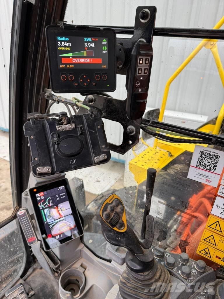 Hitachi ZX 135 US-7 Vikšriniai ekskavatoriai