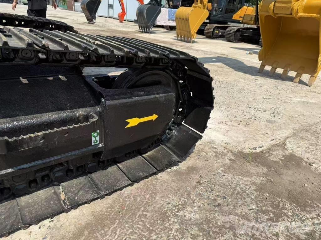 CAT 320D Vikšriniai ekskavatoriai