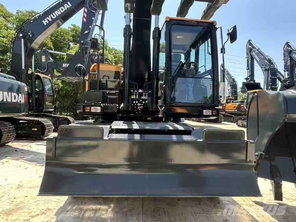 Hyundai HW 210 A Ratiniai ekskavatoriai