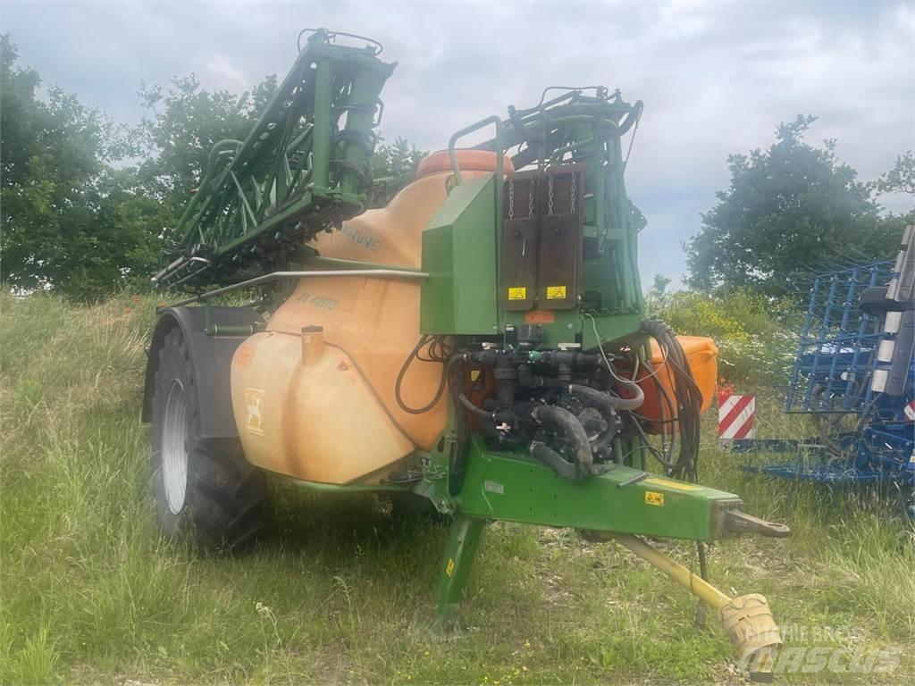 Amazone UX 4200 Prikabinami purkštuvai