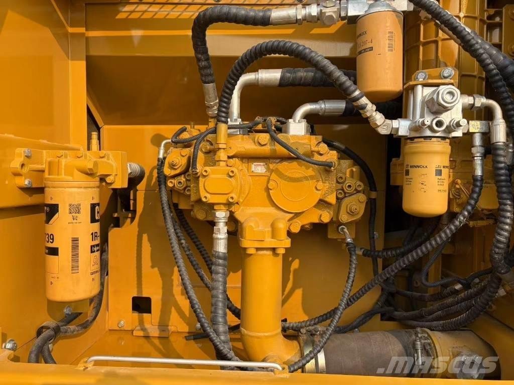 CAT 325 Vikšriniai ekskavatoriai