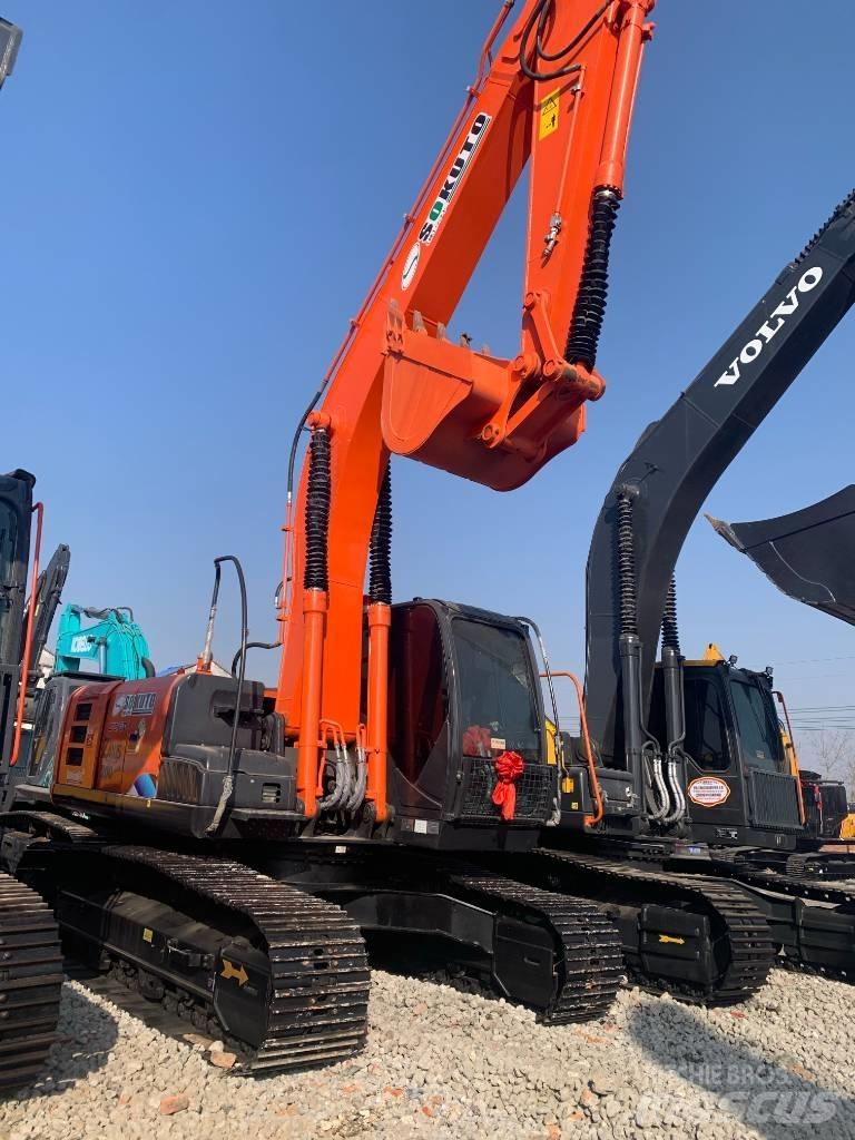 Hitachi ZX 200 Vikšriniai ekskavatoriai