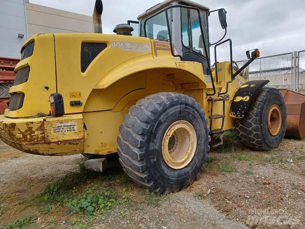 New Holland W271 Naudoti ratiniai krautuvai