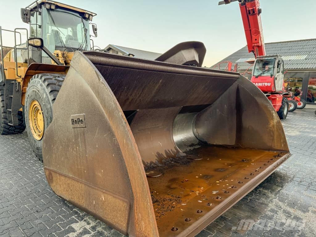 CAT 980M Naudoti ratiniai krautuvai