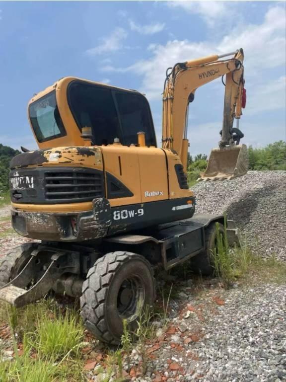Hyundai 80W-9 Ratiniai ekskavatoriai