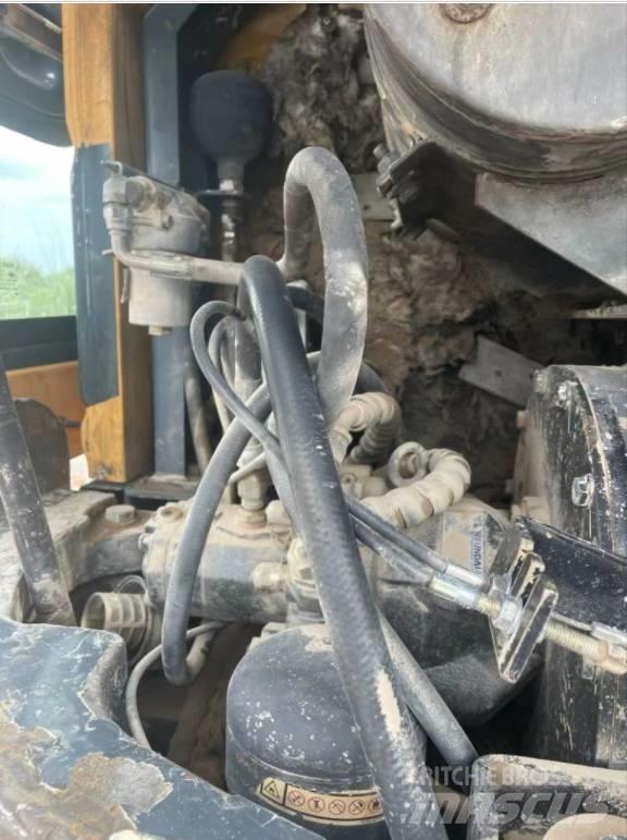 Hyundai 80W-9 Ratiniai ekskavatoriai