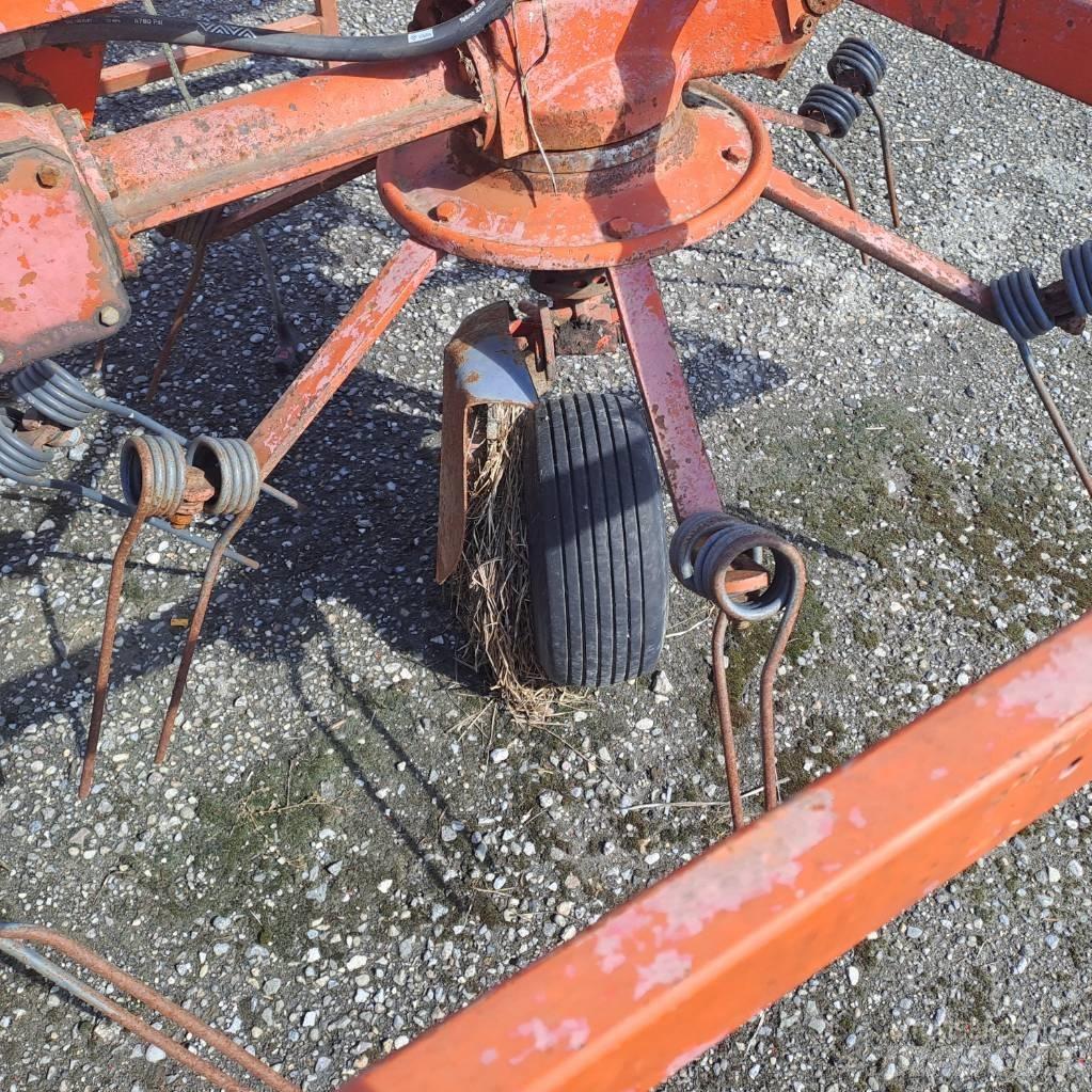 Kuhn GF 6301 M H Šieno grėbliai ir vartytuvai