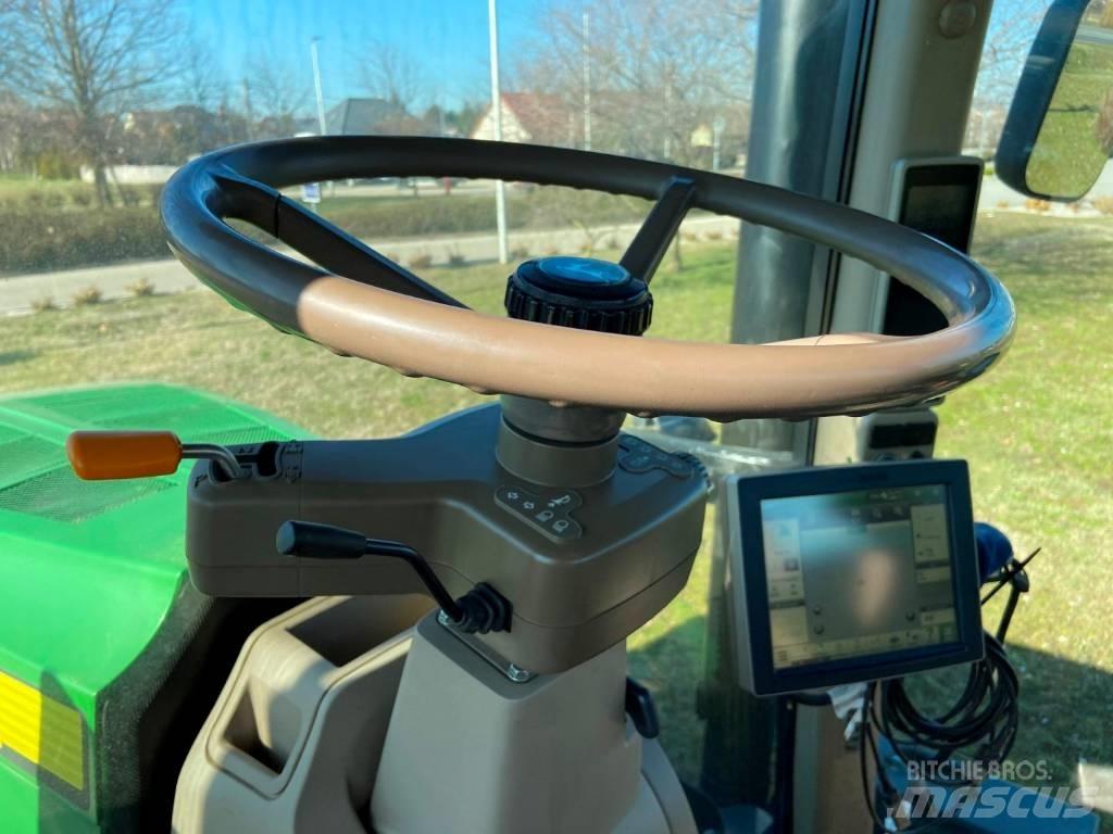 John Deere 7230 R Traktoriai