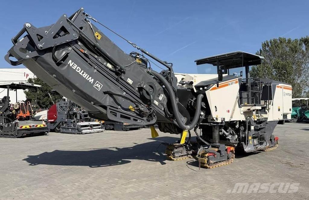 Wirtgen W 207 Fi Asfalto šalto frezavimo technika