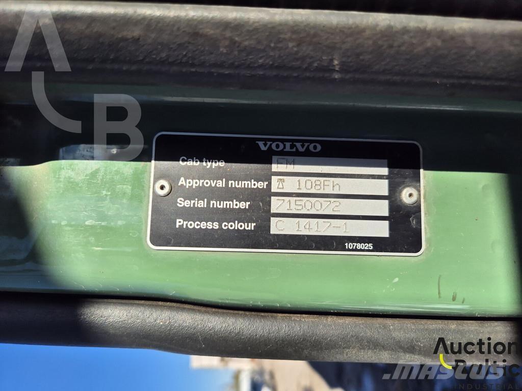 Volvo FM-300 Savivarčių priekabų vilkikai