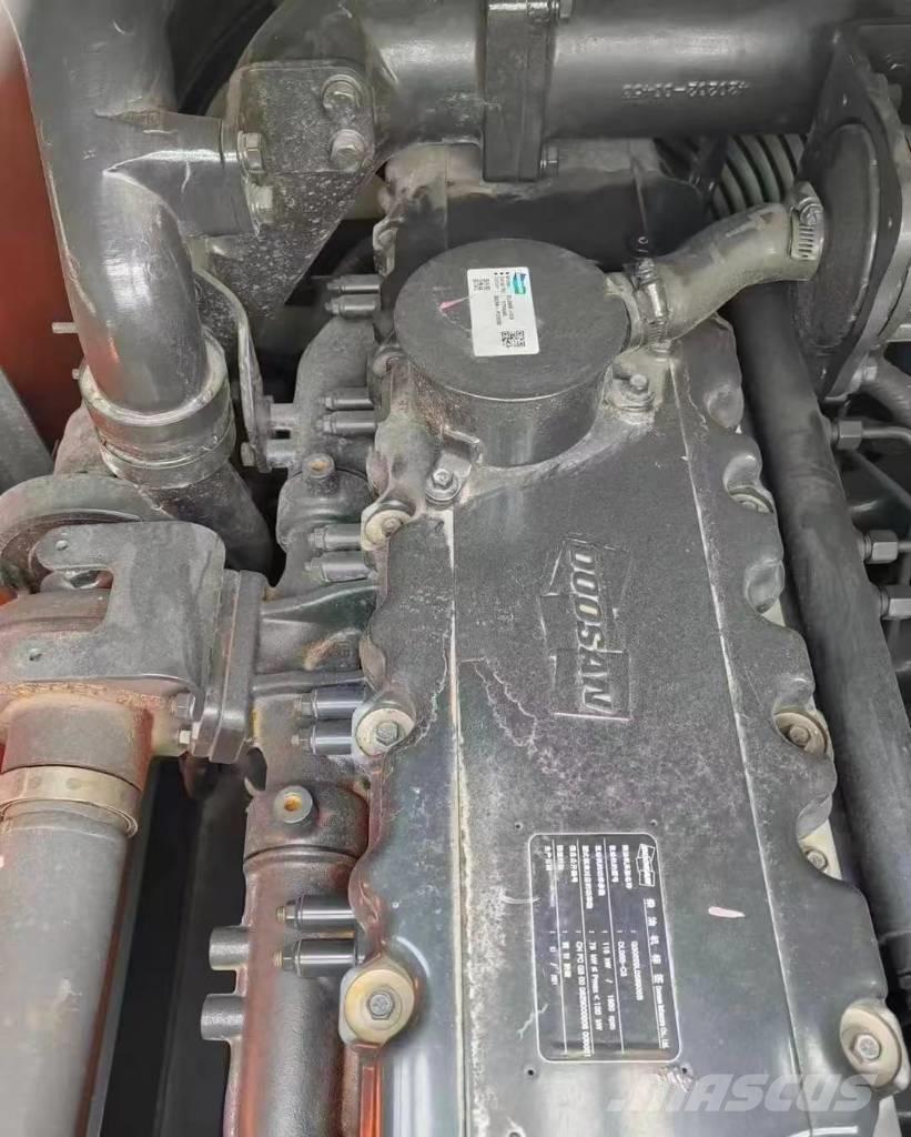 Doosan DX 220 Vikšriniai ekskavatoriai