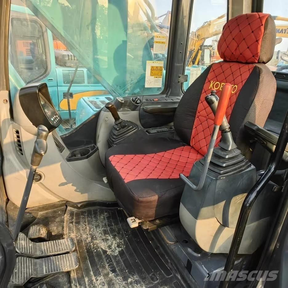 Kobelco SK 200 Vikšriniai ekskavatoriai