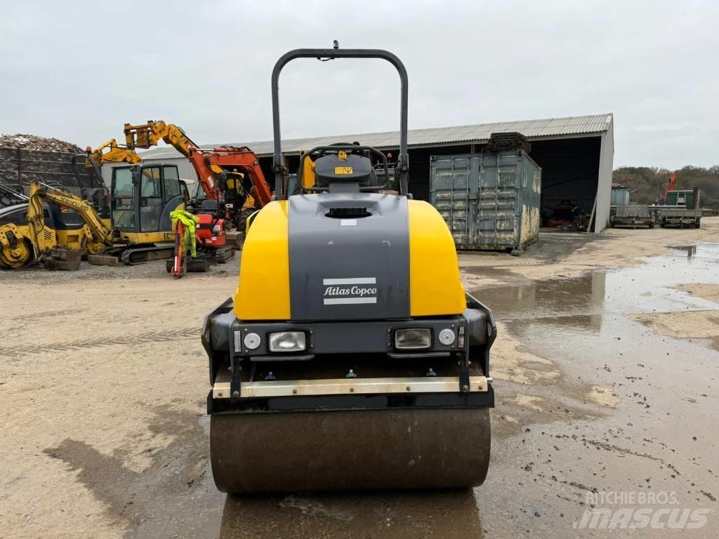 Dynapac CC 1200 Porinių būgnų volai