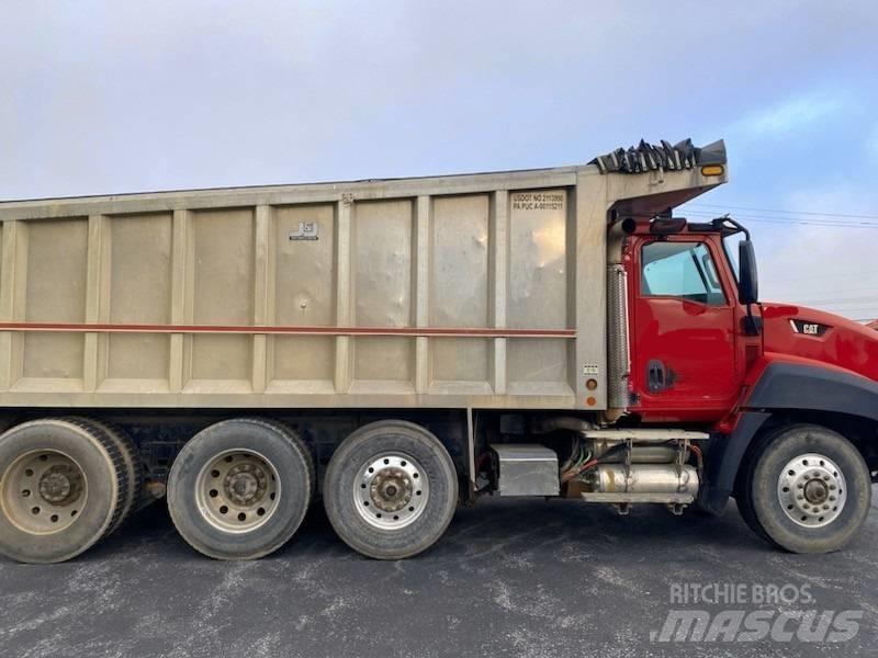 CAT CT 660 Savivarčių priekabų vilkikai