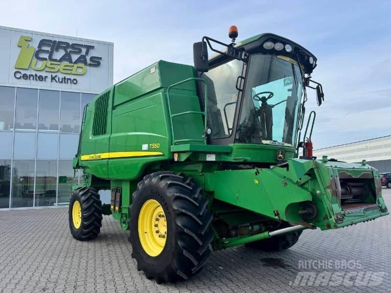 John Deere T 550 Derliaus nuėmimo kombainai
