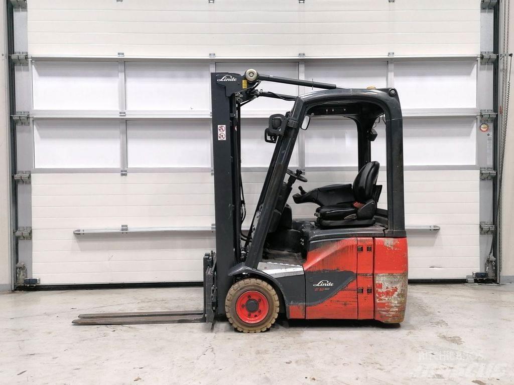 Linde E12-02 Elektriniai šakiniai krautuvai
