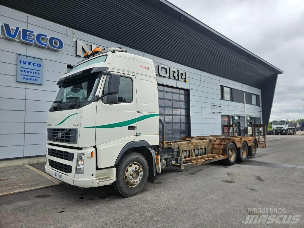 Volvo FH12 8x4 Miško mašinų transportavimo sunkvežimiai