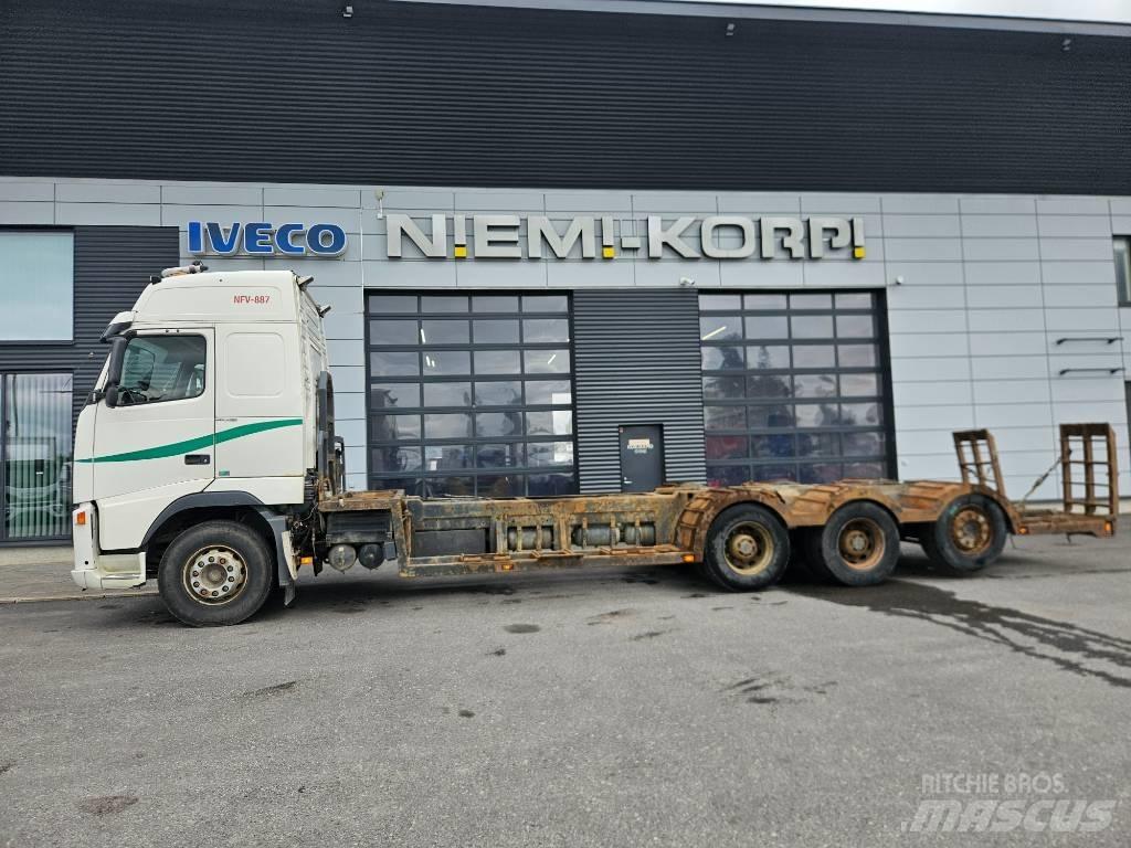 Volvo FH12 8x4 Miško mašinų transportavimo sunkvežimiai