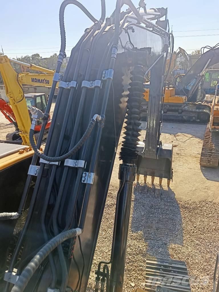 Hyundai 220LC-9s Vikšriniai ekskavatoriai