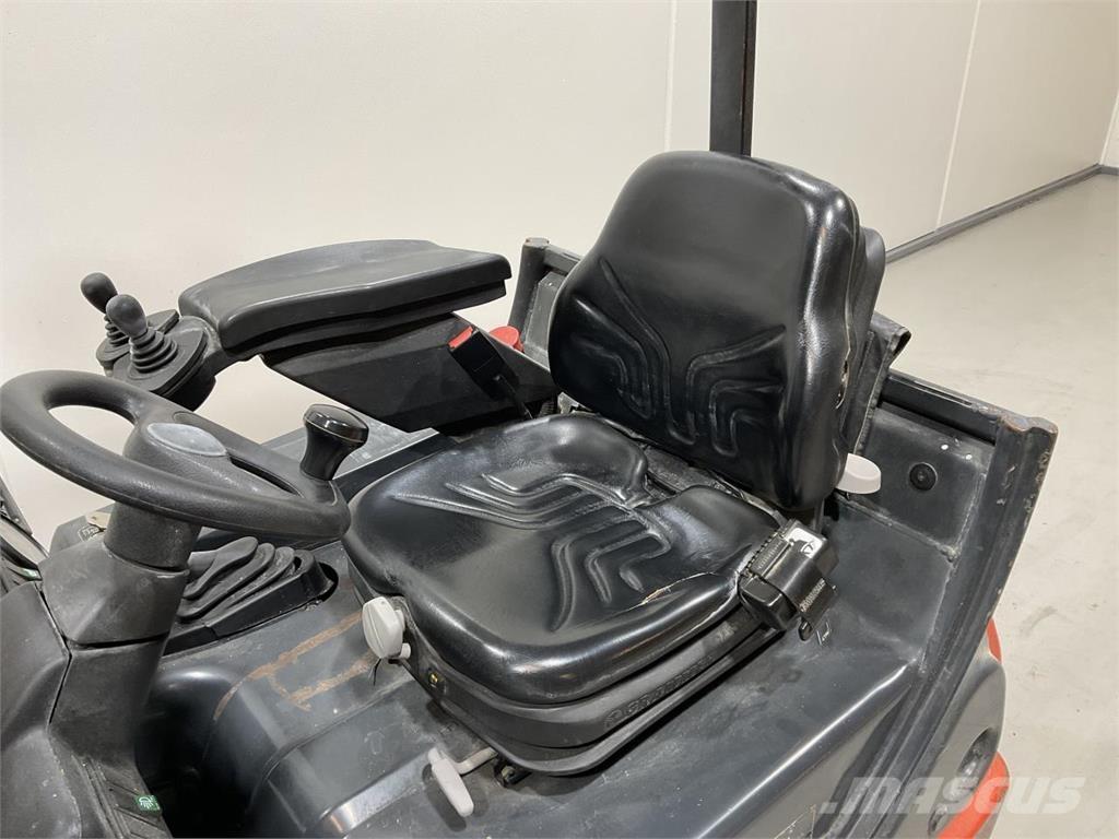 Linde E16C-02 Elektriniai šakiniai krautuvai