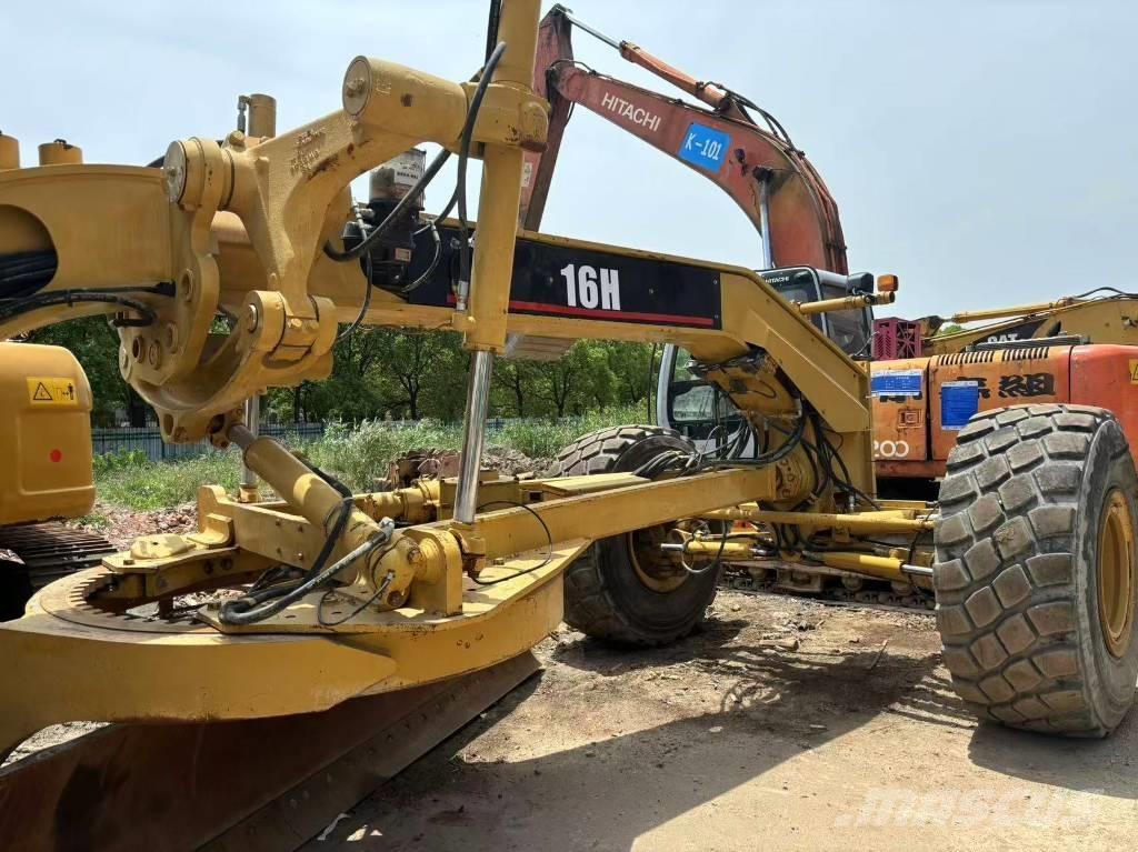 CAT 16 H Greideriai