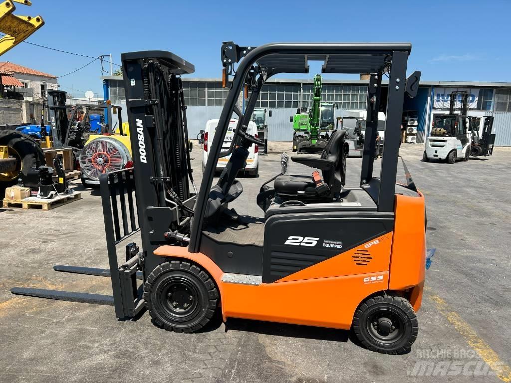Doosan B 25 NS Elektriniai šakiniai krautuvai