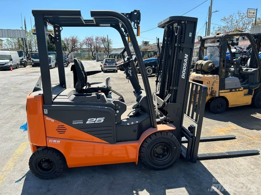 Doosan B 25 NS Elektriniai šakiniai krautuvai