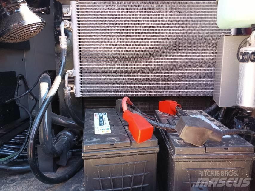 Hitachi ZX 120 Vidutinės galios ekskavatoriai 7-12 t