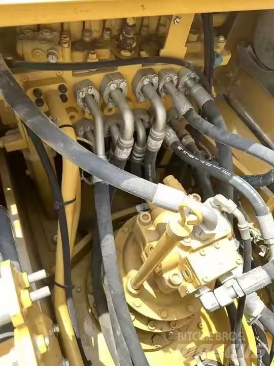 CAT 320 Vikšriniai ekskavatoriai