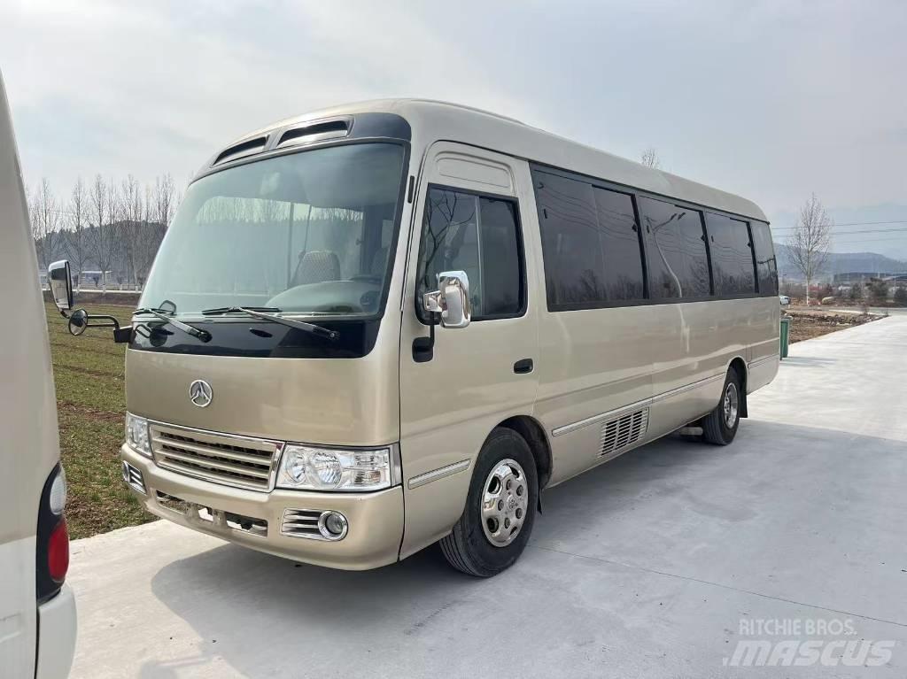 Toyota Coaster Tarpmiestiniai autobusai