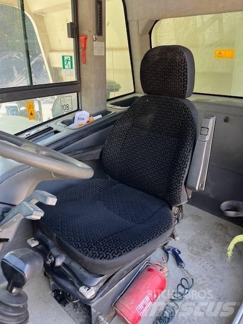 Astra RD 32 Atliekų išvežimo technika