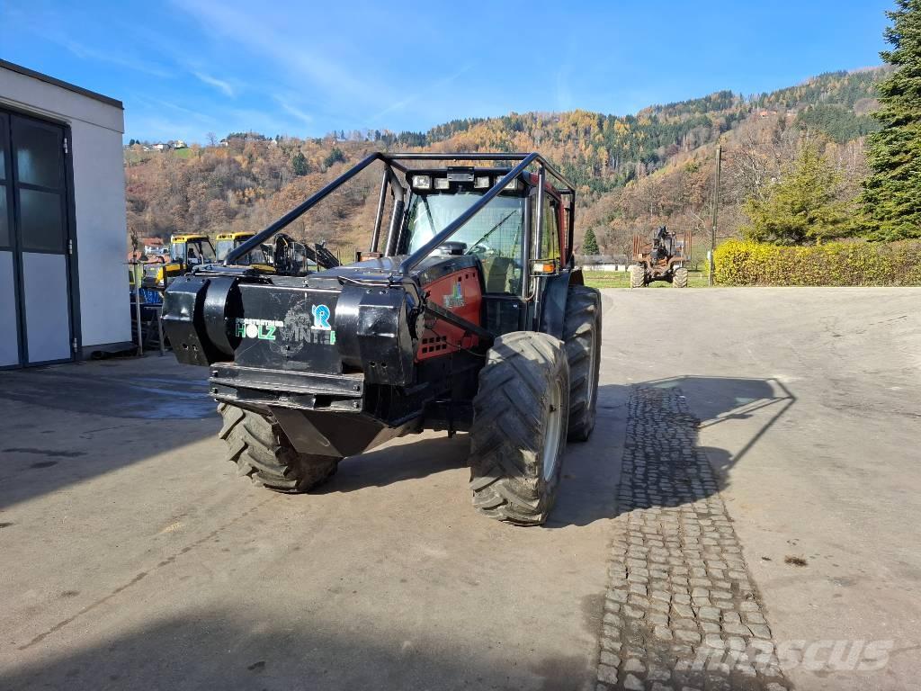 Valtra 8550 Miško traktoriai