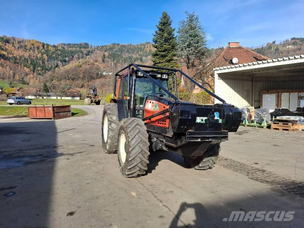 Valtra 8550 Miško traktoriai