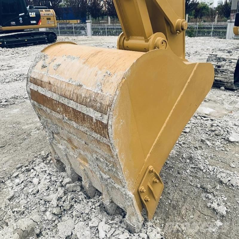 CAT 320 D Vikšriniai ekskavatoriai