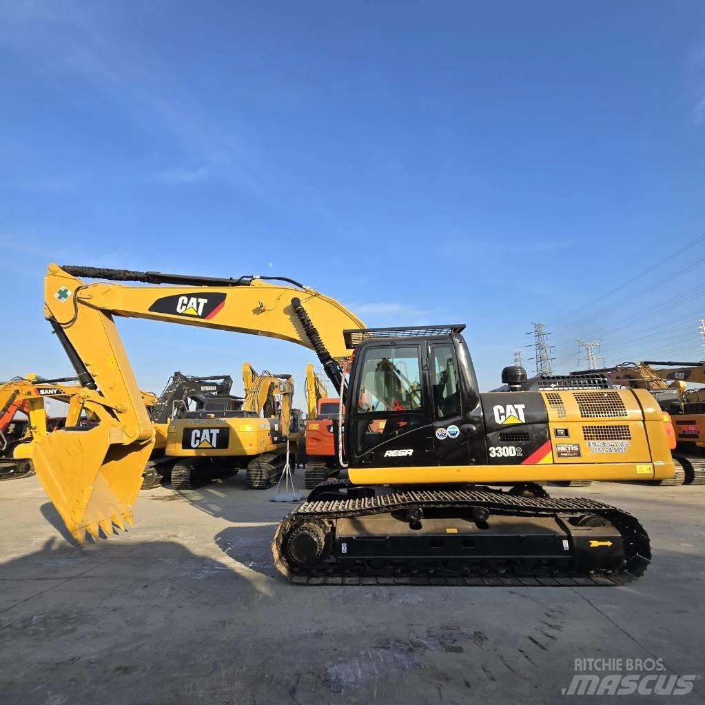 CAT 330 D2 Vidutinės galios ekskavatoriai 7-12 t