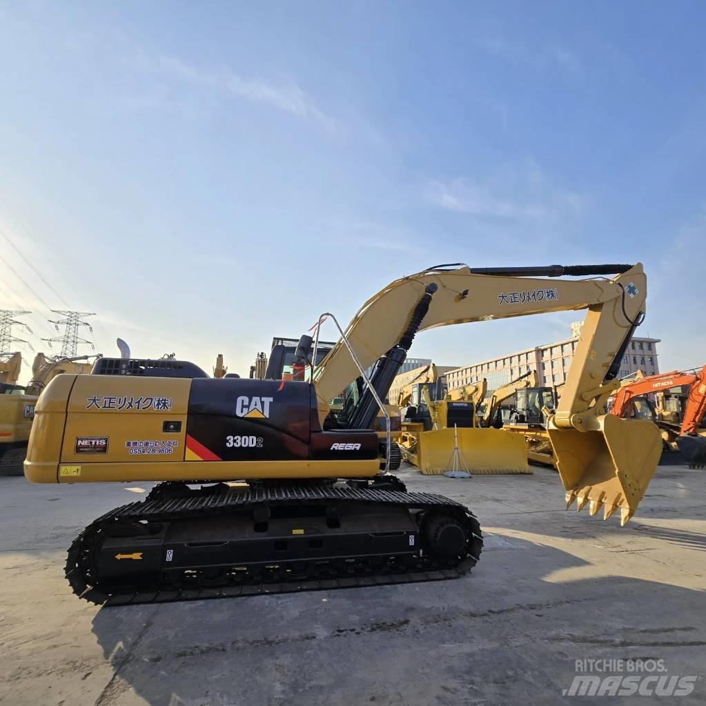 CAT 330 D2 Vidutinės galios ekskavatoriai 7-12 t