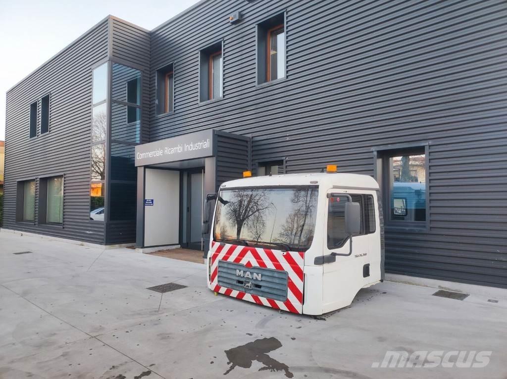 MAN MEDIUM Kabinos ir salonai