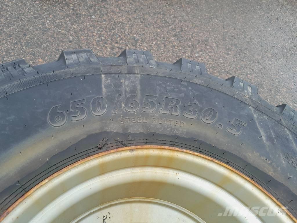 BKT 650/60R30,5 Hjul Padangos, ratai ir ratlankiai