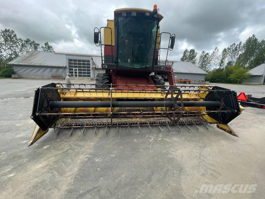 New Holland L520 Derliaus nuėmimo kombainai