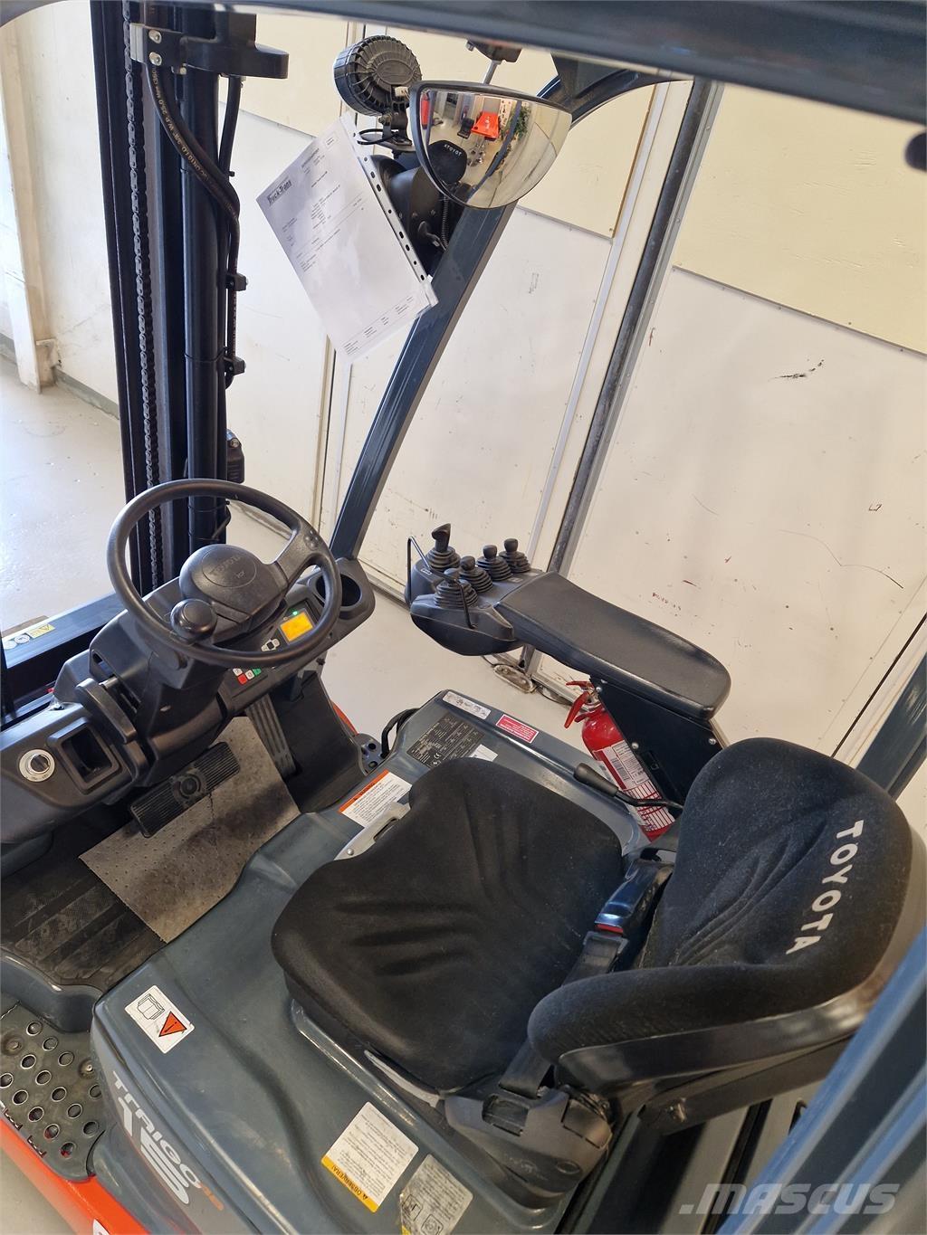 Toyota 8FBE15T Elektriniai šakiniai krautuvai