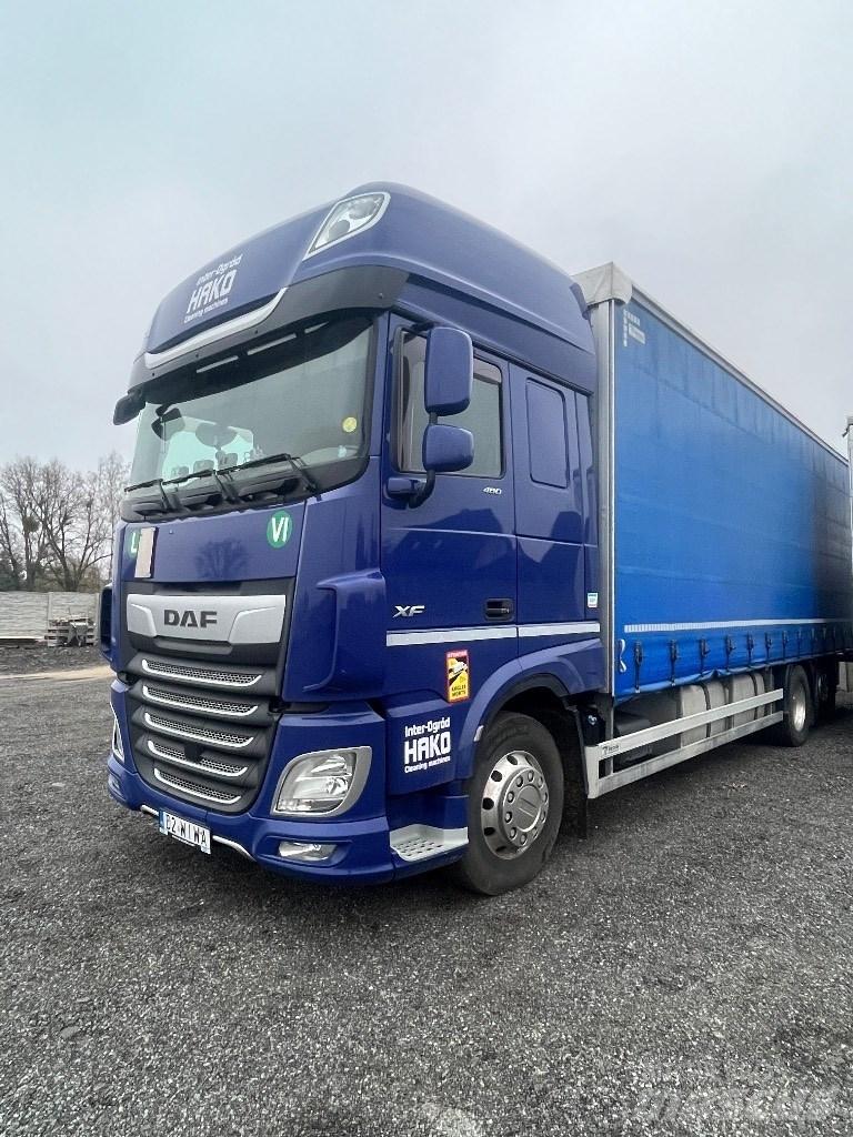 DAF Xf 106 FAR Priekabos su tentu