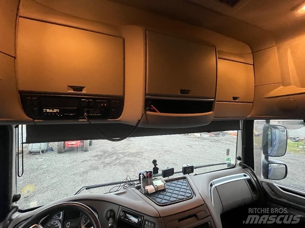 DAF Xf 106 FAR Priekabos su tentu